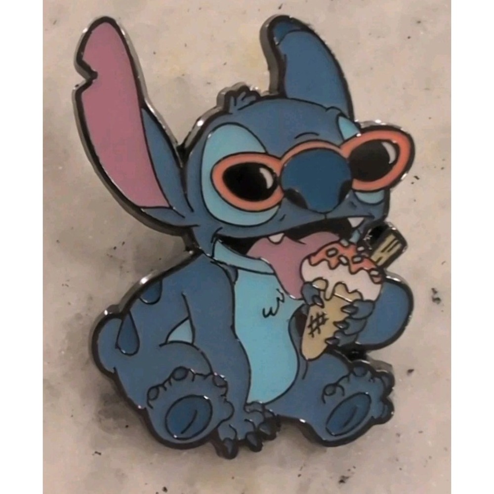 Disney Stitch And Angel Series Eating Ice Cream Beach Loungefly Blind Box Pin